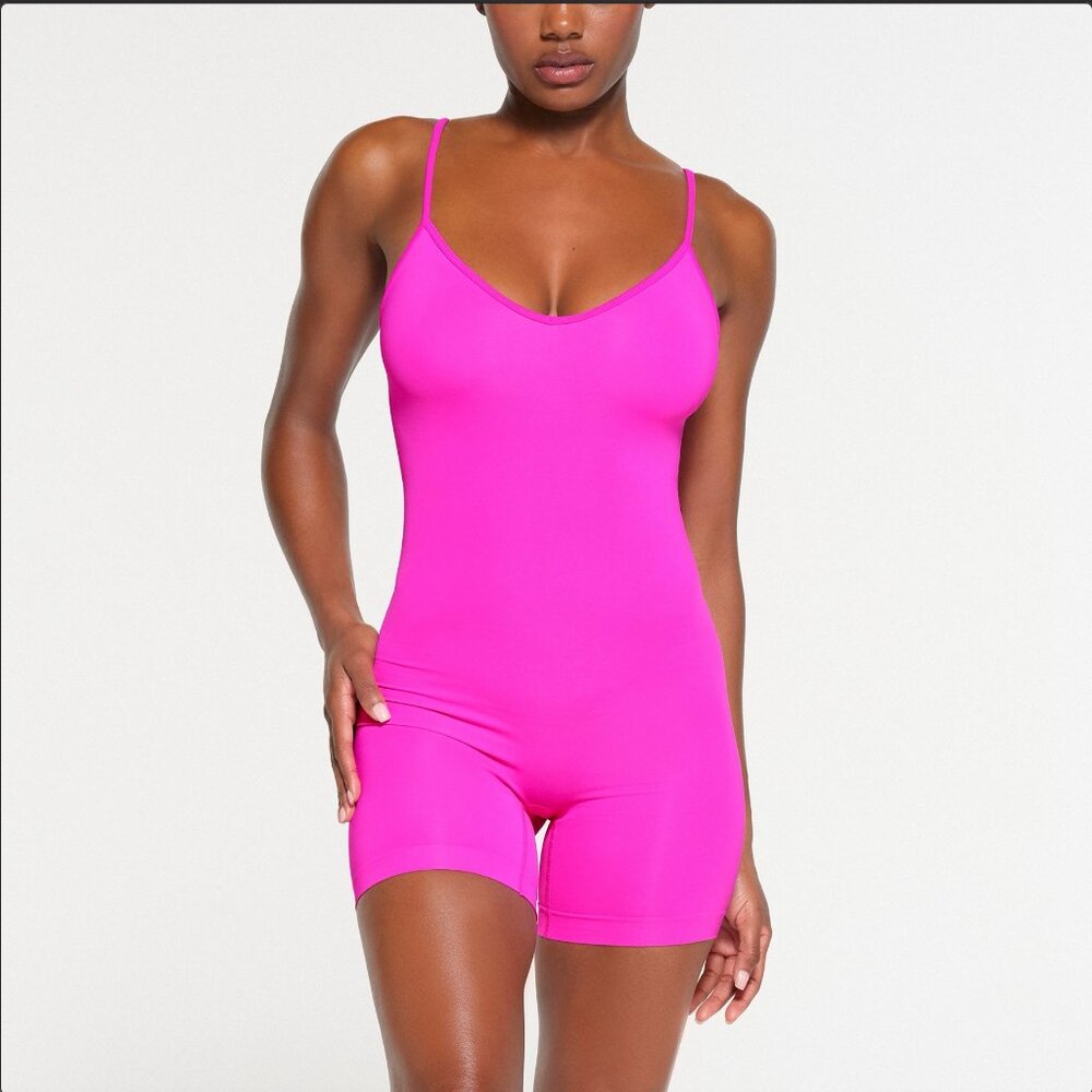 SKIMS Soft Smoothing Seamless Onesie NWT